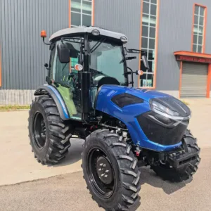 Tractor Lansu LSB1004, vedere frontală la trei sferturi