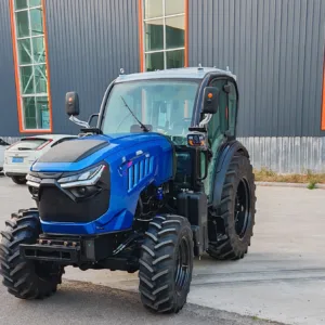 Tractor Lansu M100, vedere frontală la trei sferturi